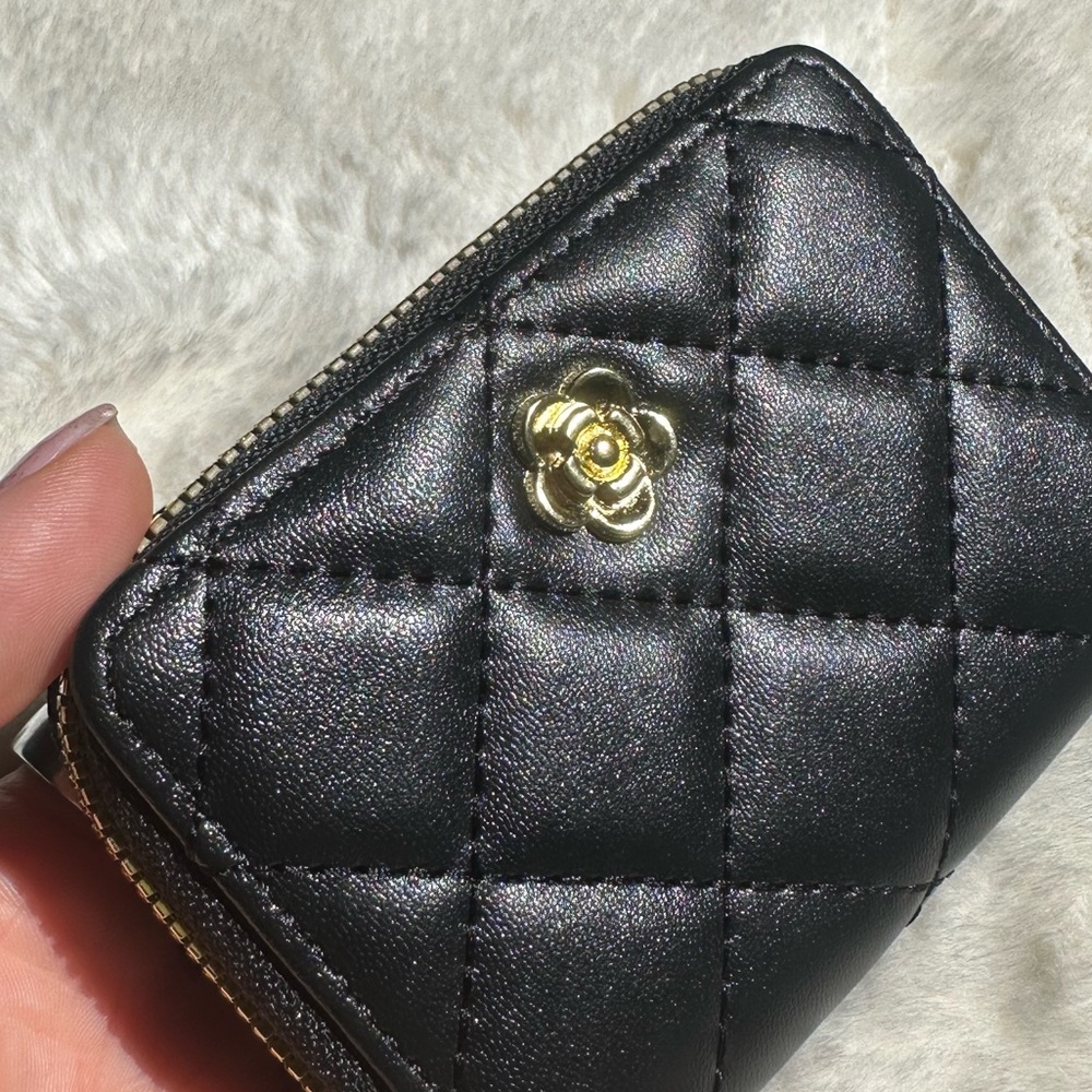 Elegant 2 Piece Black Quilted Women's Bag Set - Picture 10 of 13